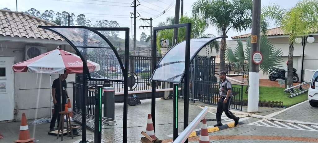 Devo ou não utilizar cobertura para o meu totem?