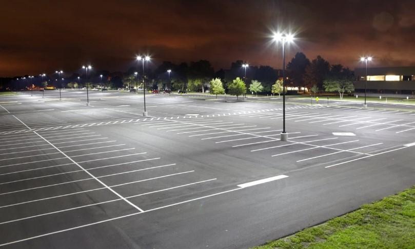 Iluminação estratégica para estacionamento