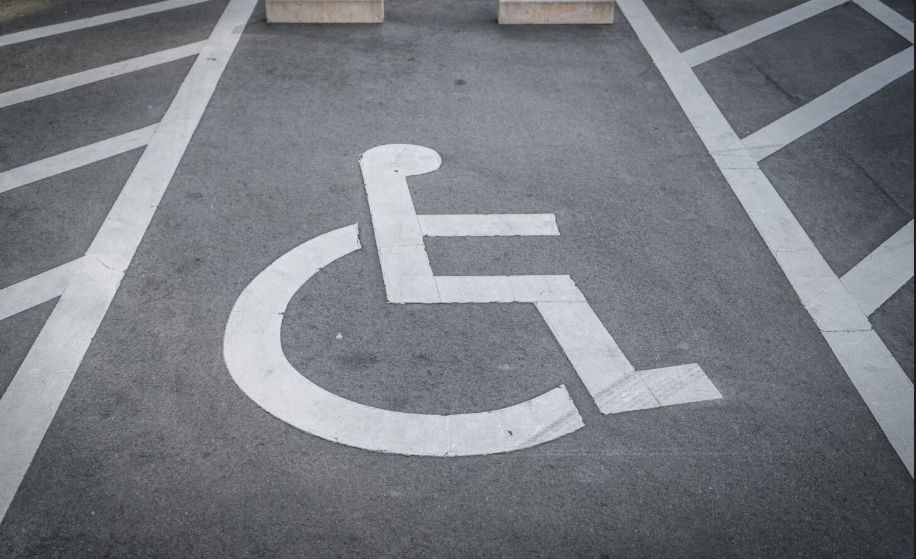 Vaga para pessoa com deficiência ou cadeirante