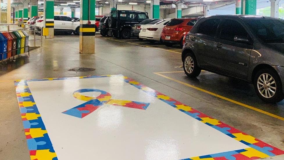 Vaga para pessoa com autismo