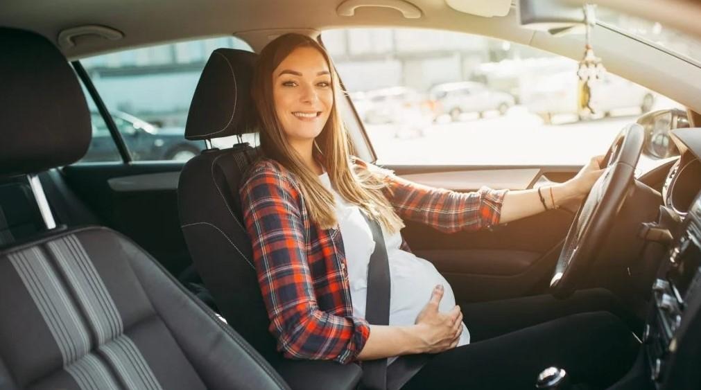 vagas para gestante em estacionamento.